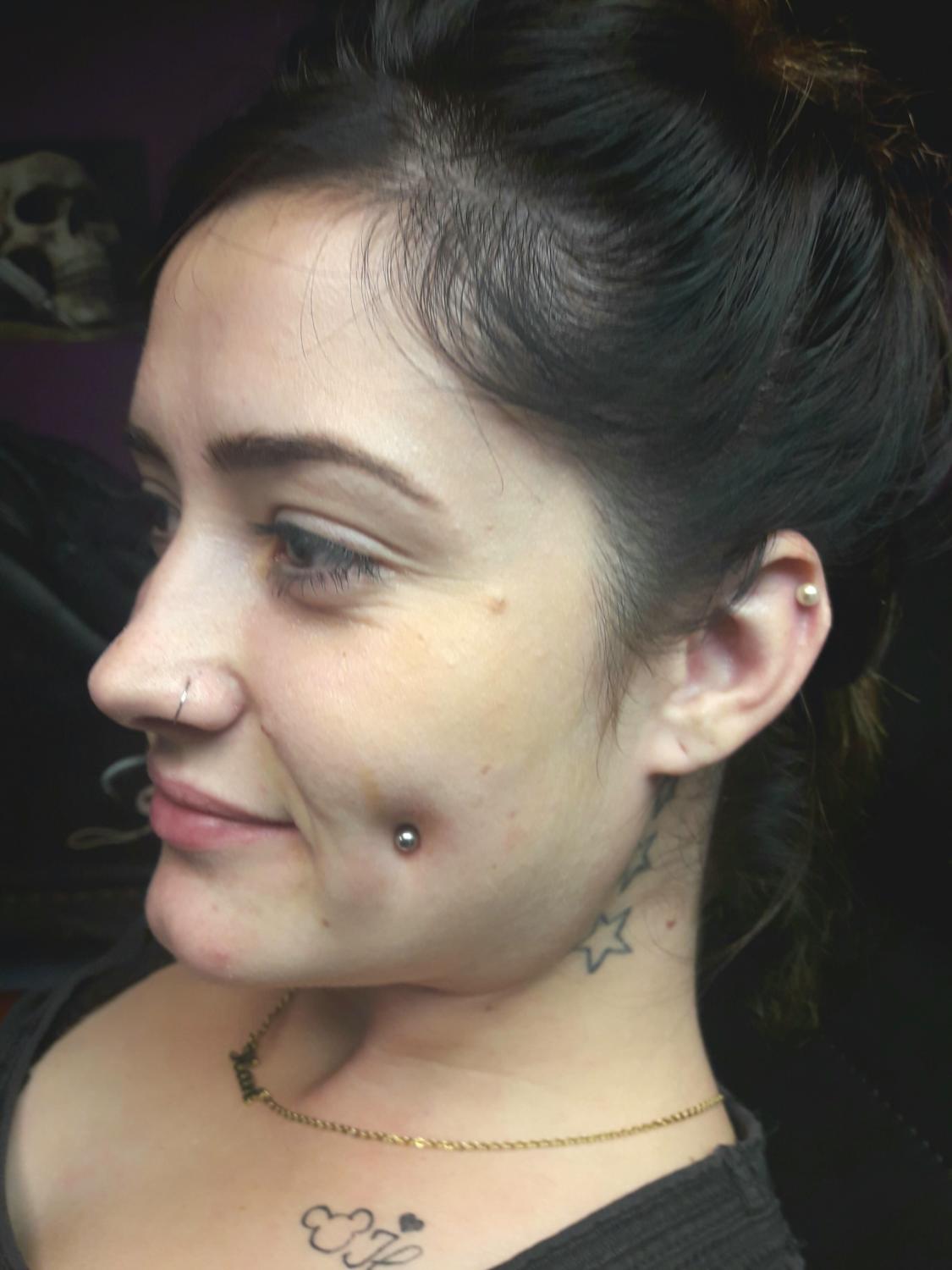 piercing par Dermogenese Tattoo piercing par Dermogenese Tattoo