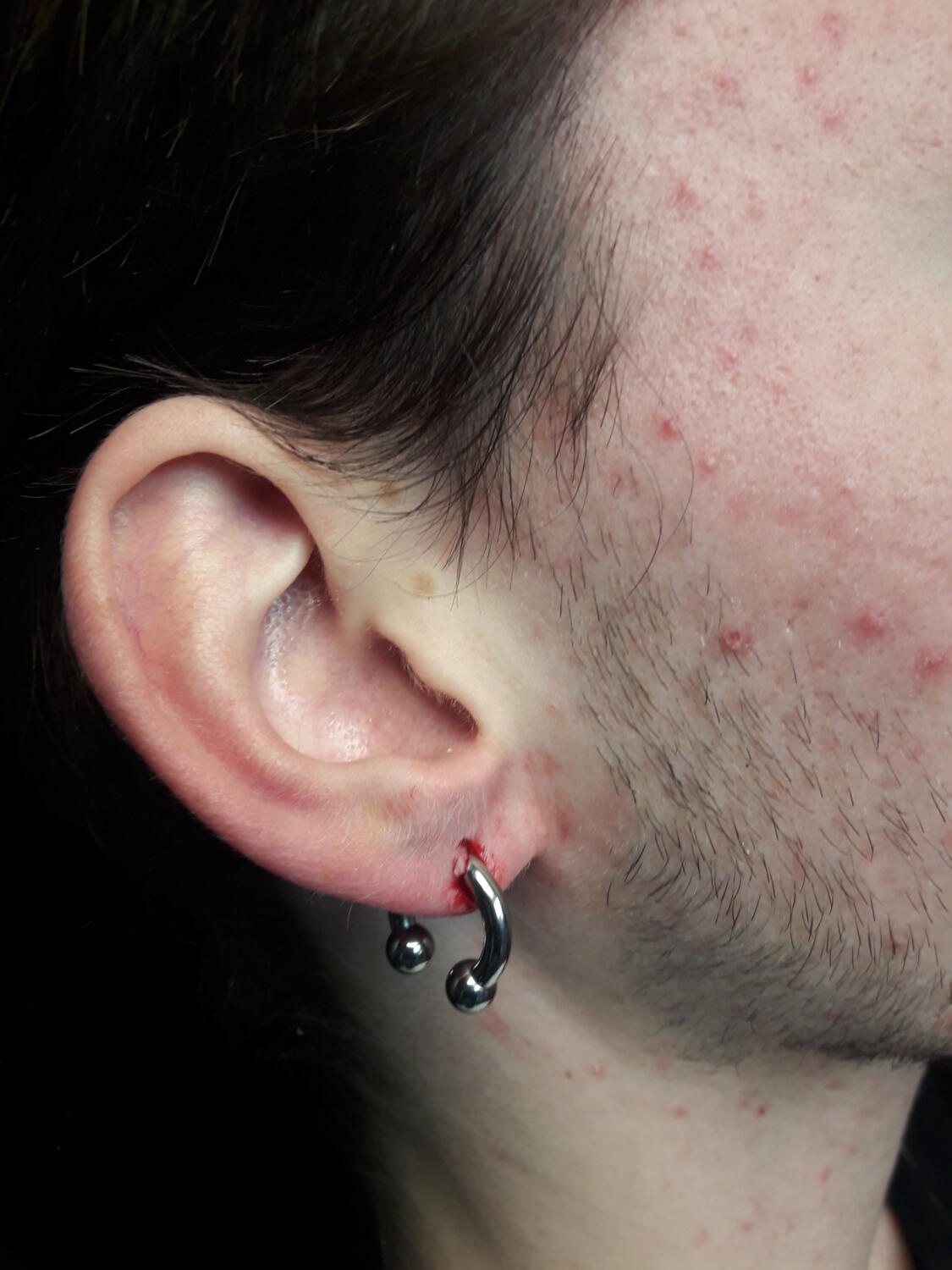 piercing par Dermogenese Tattoo piercing par Dermogenese Tattoo