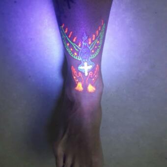 Tatouage UV par Dermogenese tattoo