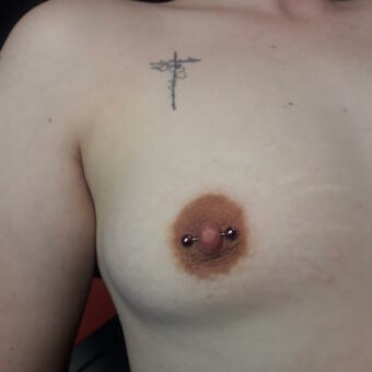 piercing par Dermogenese Tattoo