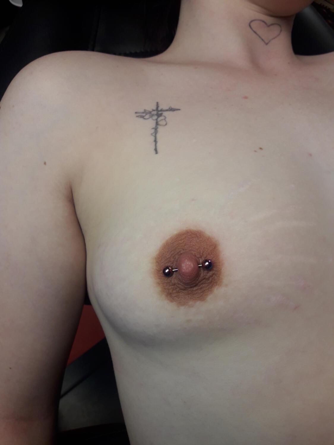 piercing par Dermogenese Tattoo piercing par Dermogenese Tattoo