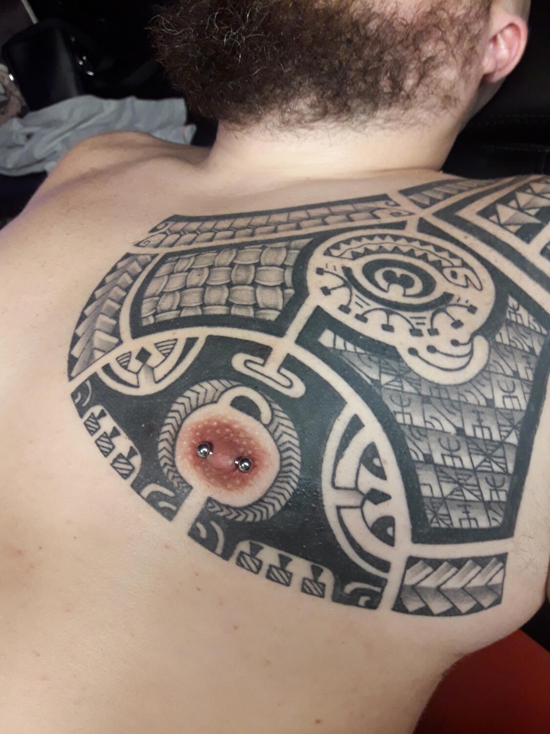 piercing par Dermogenese Tattoo piercing par Dermogenese Tattoo