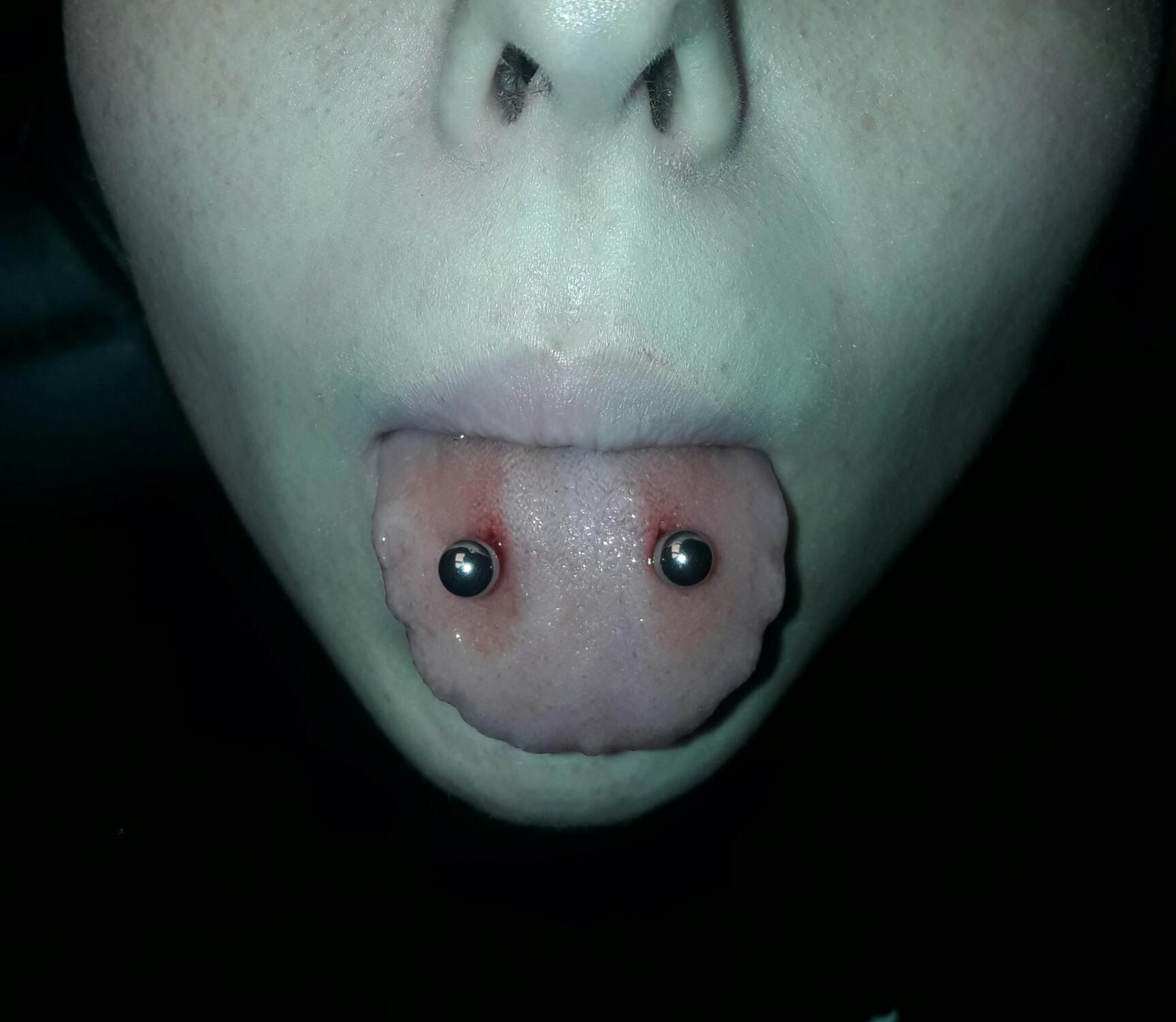 piercing par Dermogenese Tattoo piercing par Dermogenese Tattoo