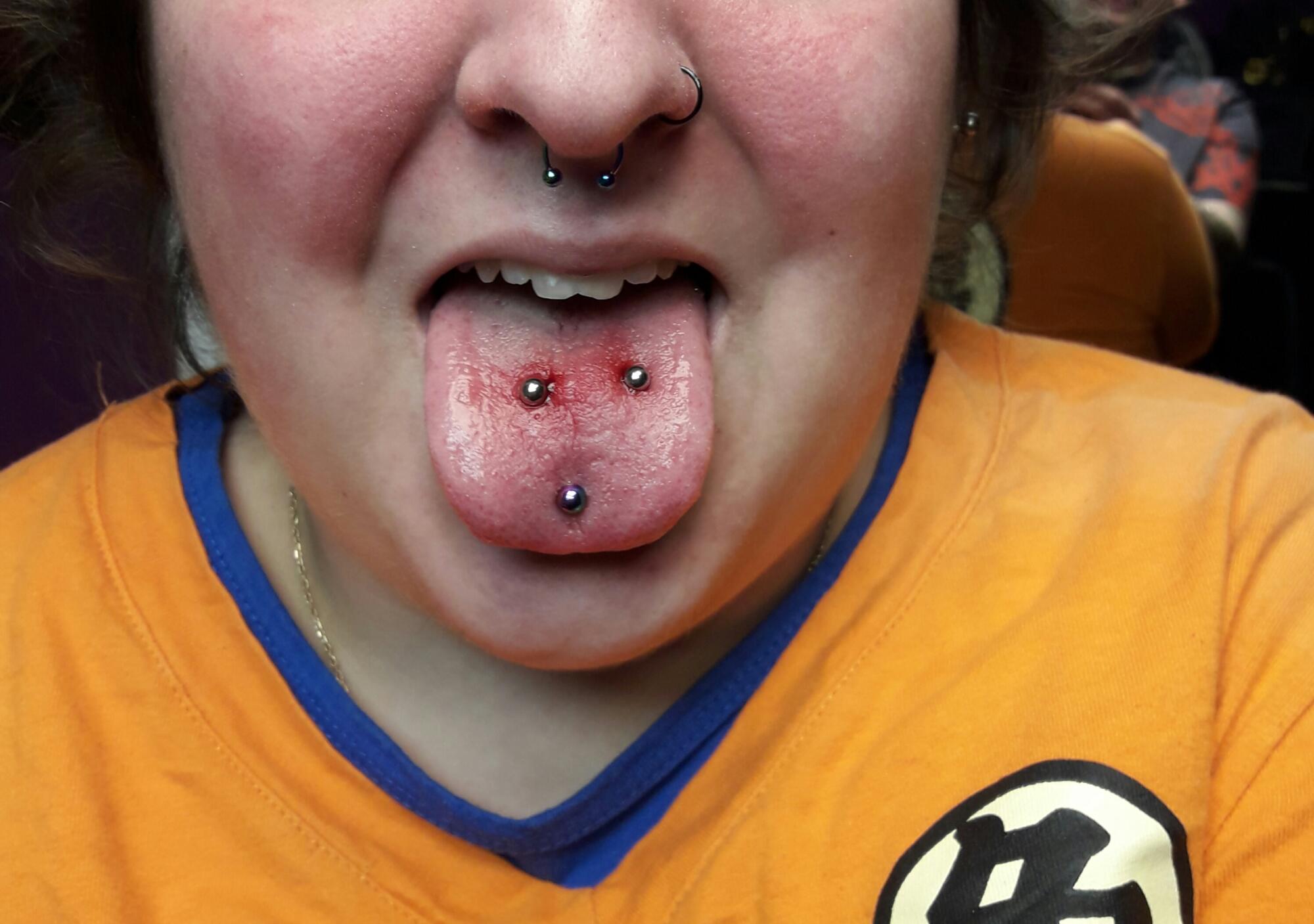 piercing par Dermogenese Tattoo piercing par Dermogenese Tattoo