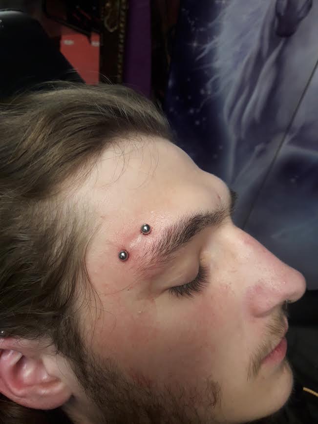 piercing par Dermogenese Tattoo piercing par Dermogenese Tattoo