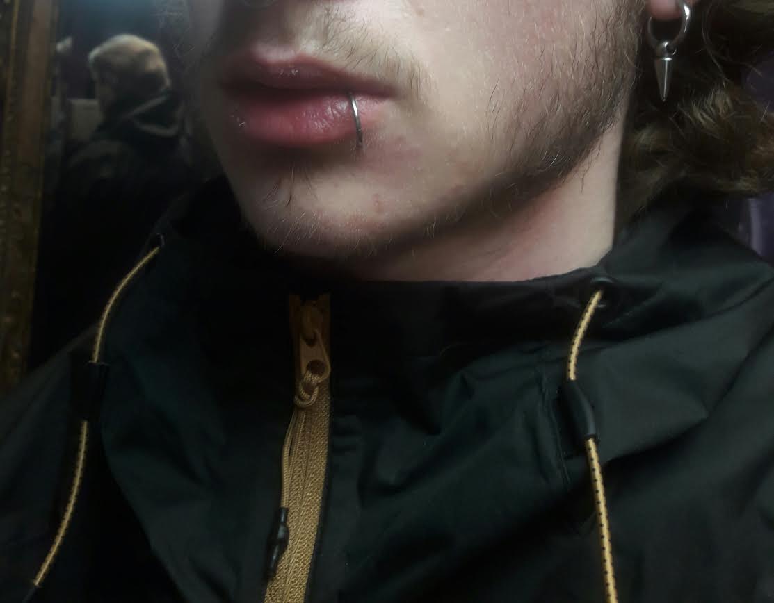 piercing par Dermogenese Tattoo piercing par Dermogenese Tattoo