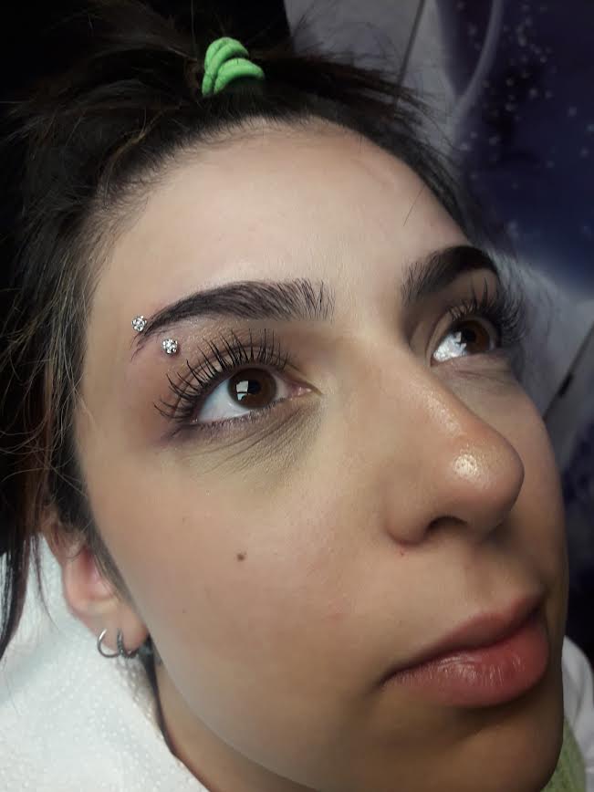 piercing arcade sourcilière par Dermogenese Tattoo piercing arcade sourcilière par Dermogenese Tattoo