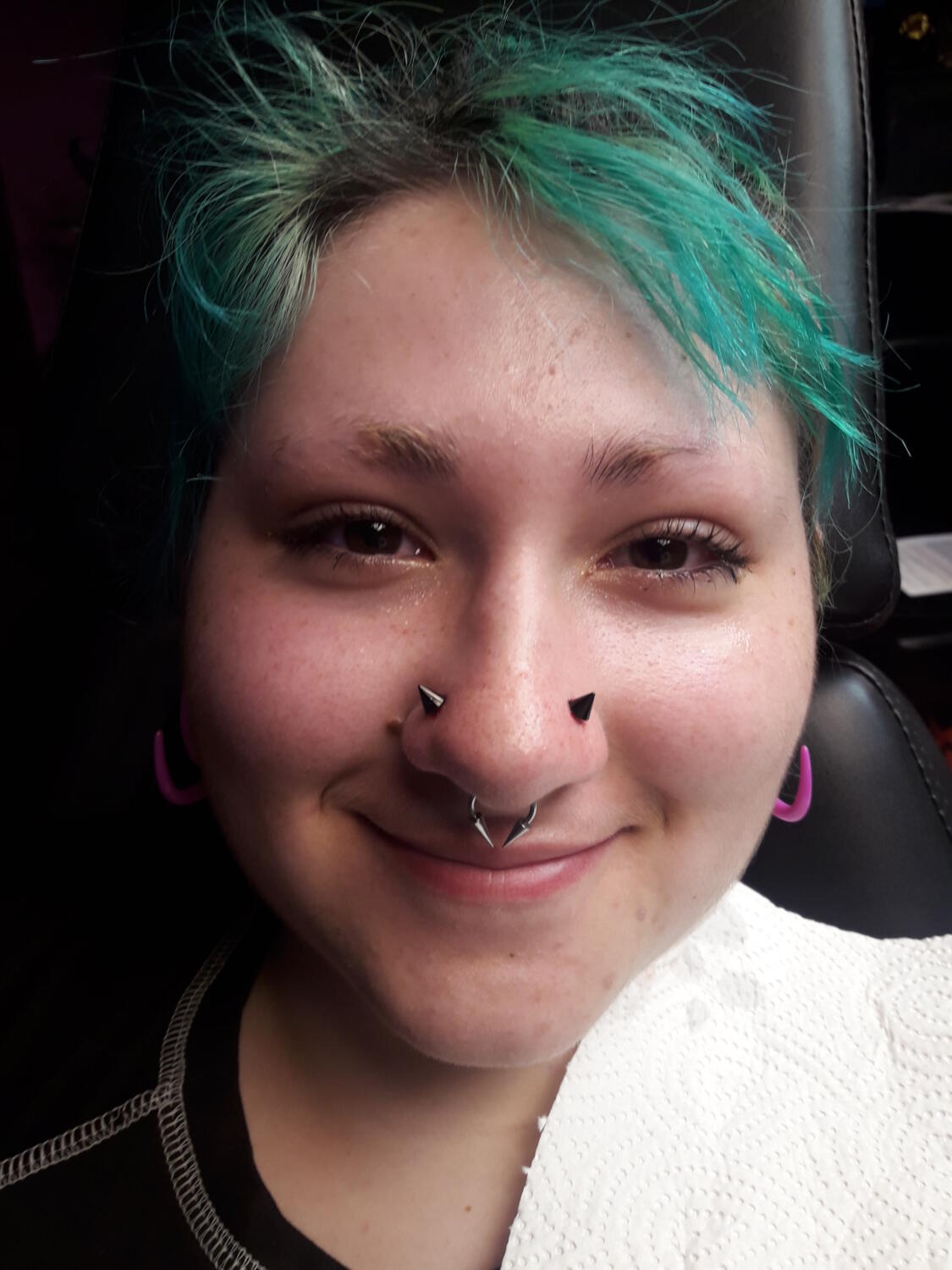 piercing double nostril par Dermogenese Tattoo piercing double nostril par Dermogenese Tattoo