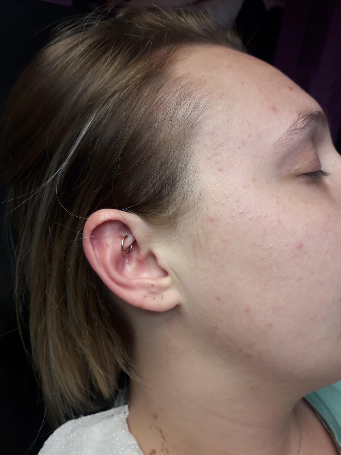 piercing rook par Dermogenese Tattoo piercing rook par Dermogenese Tattoo