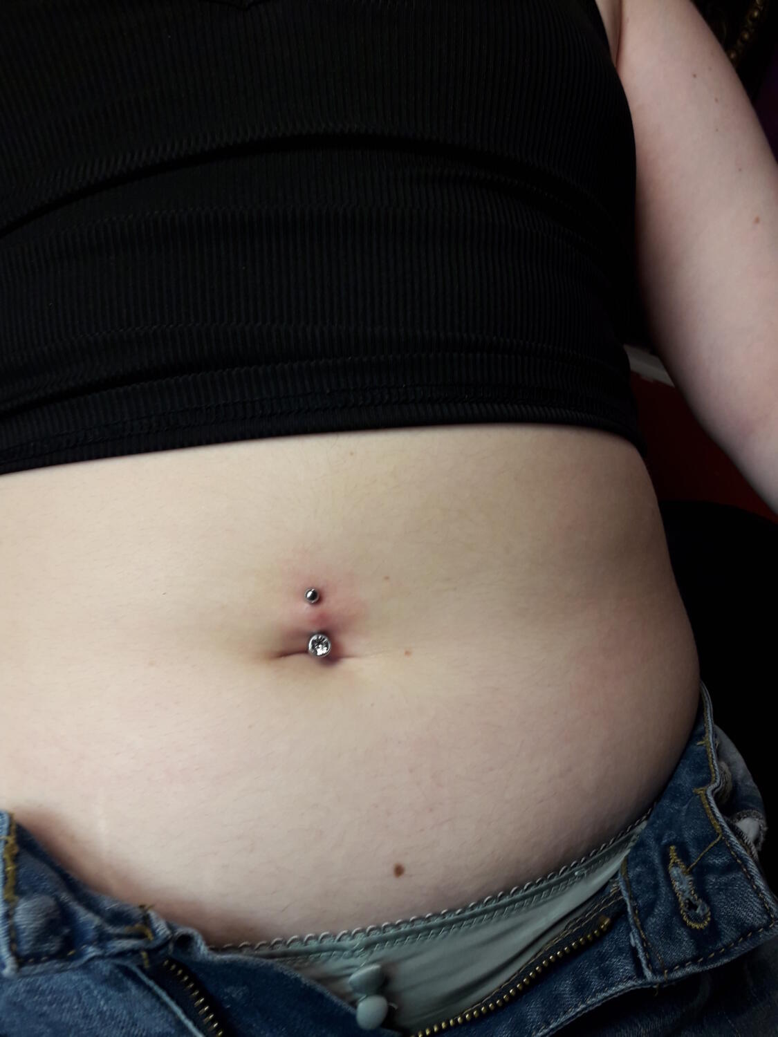 piercing au nombril par Dermogenese Tattoo piercing au nombril par Dermogenese Tattoo