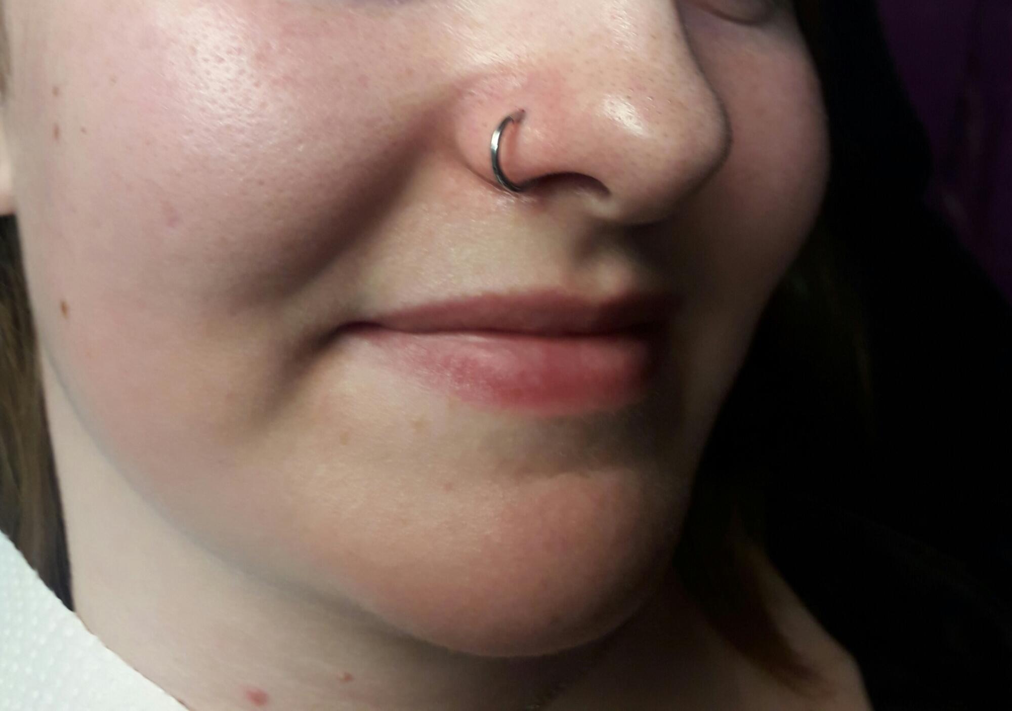 piercing nostril par Dermogenese Tattoo piercing nostril par Dermogenese Tattoo